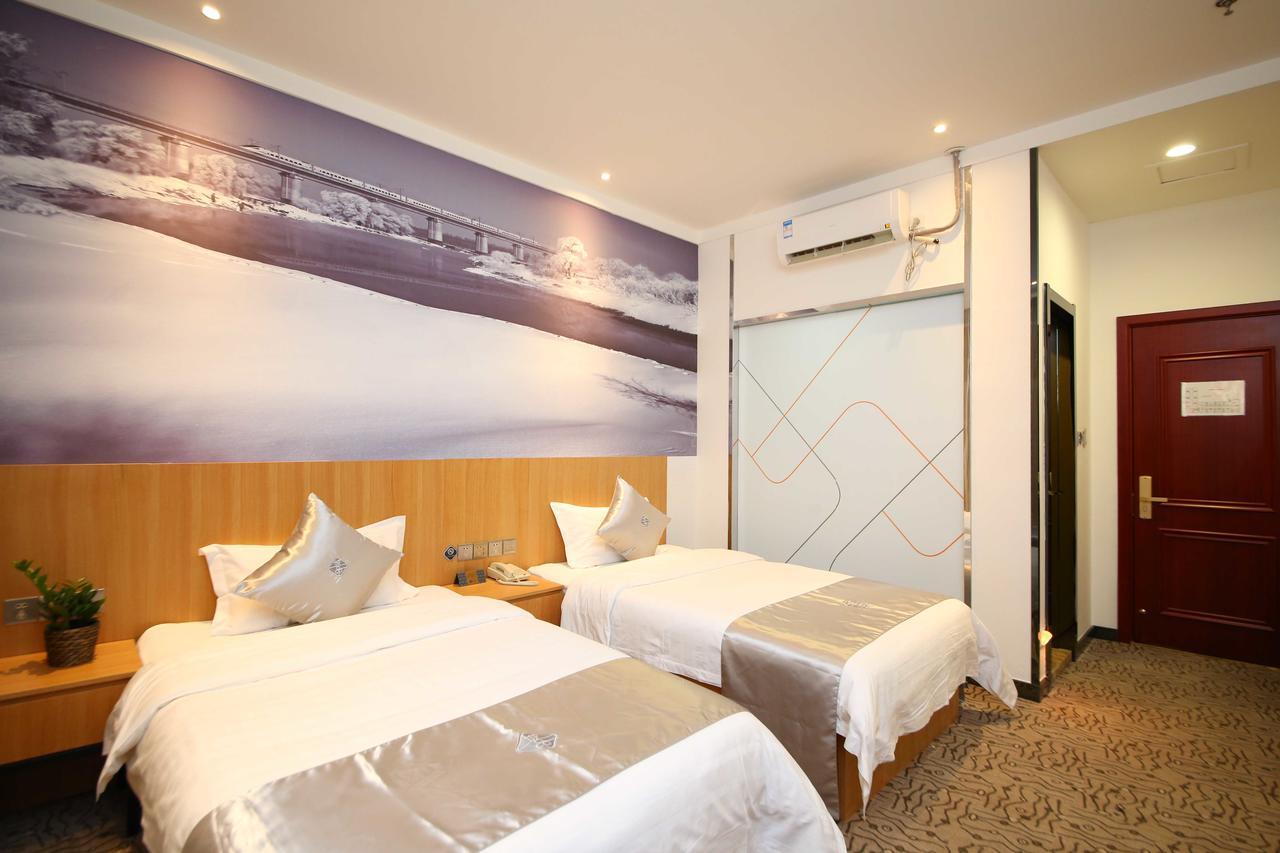 Chonpines Hotel צ'נגצ'ון מראה חיצוני תמונה